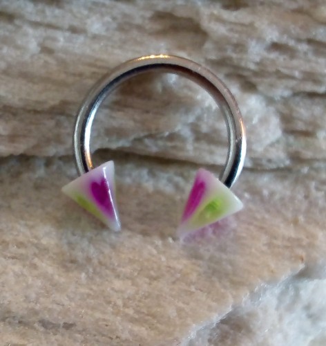 Przejdź do produktu Podkówka z grotami Green Purple Spikes