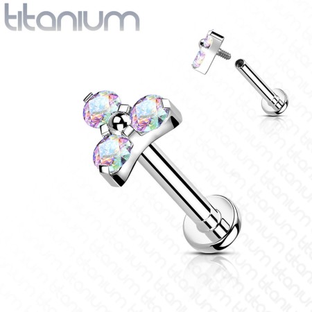 Tytanowy labret Trinity z trzema opalizującymi kryształkami (2 mm), o całkowitej średnicy ozdoby 5 mm.