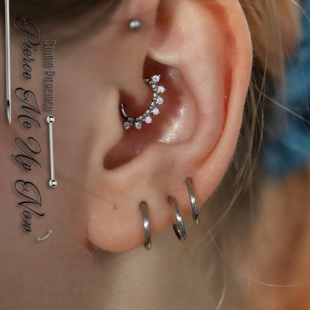 owalny cyrkoniowy clicker w przekłicu daith