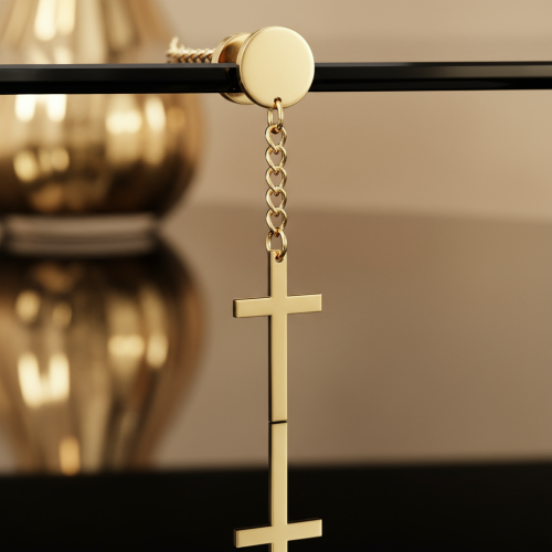 Przejdź do produktu Złoty fake plug z wiszącym krzyżykiem