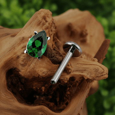 Przejdź do produktu Tytanowy labret Green Emerald Pear