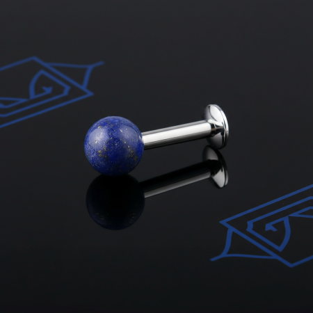 Labret ze stali chirurgicznej 316L z naturalnym kamieniem sodalit (4 mm).