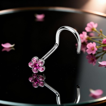 Kolczyk do nostrila z płaskim kwiatkiem z różowymi cyrkoniami