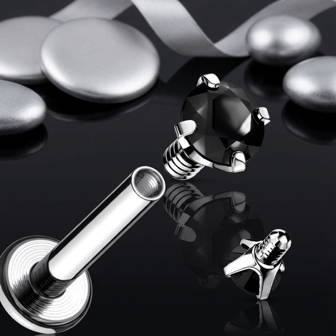 Przejdź do produktu Labret z czarną cyrkonią 3D