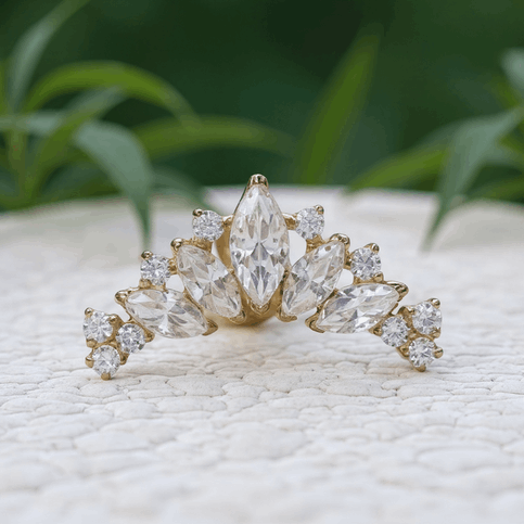 Przejdź do produktu Tytanowy labret Golden Tiara