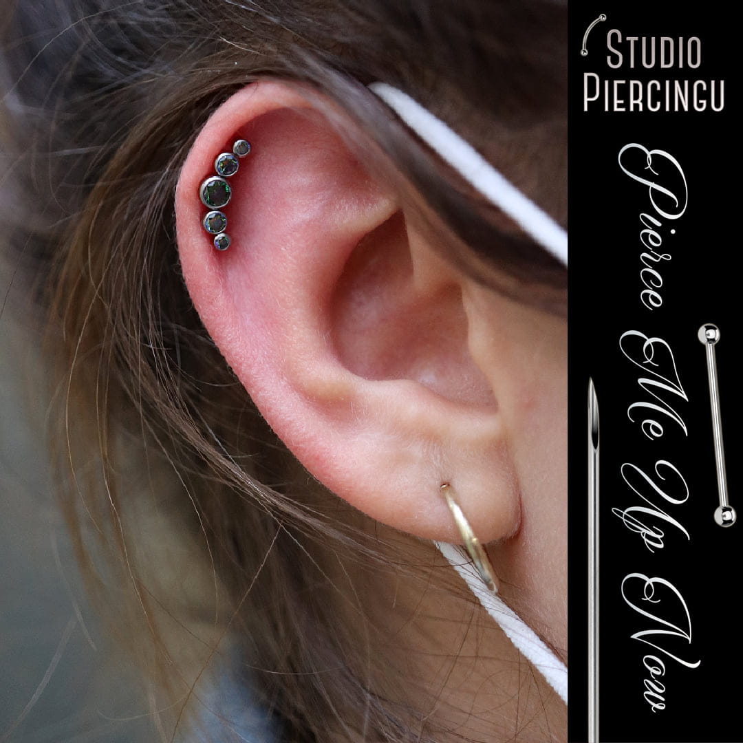 labret vitrail medium w przekłuciu helix